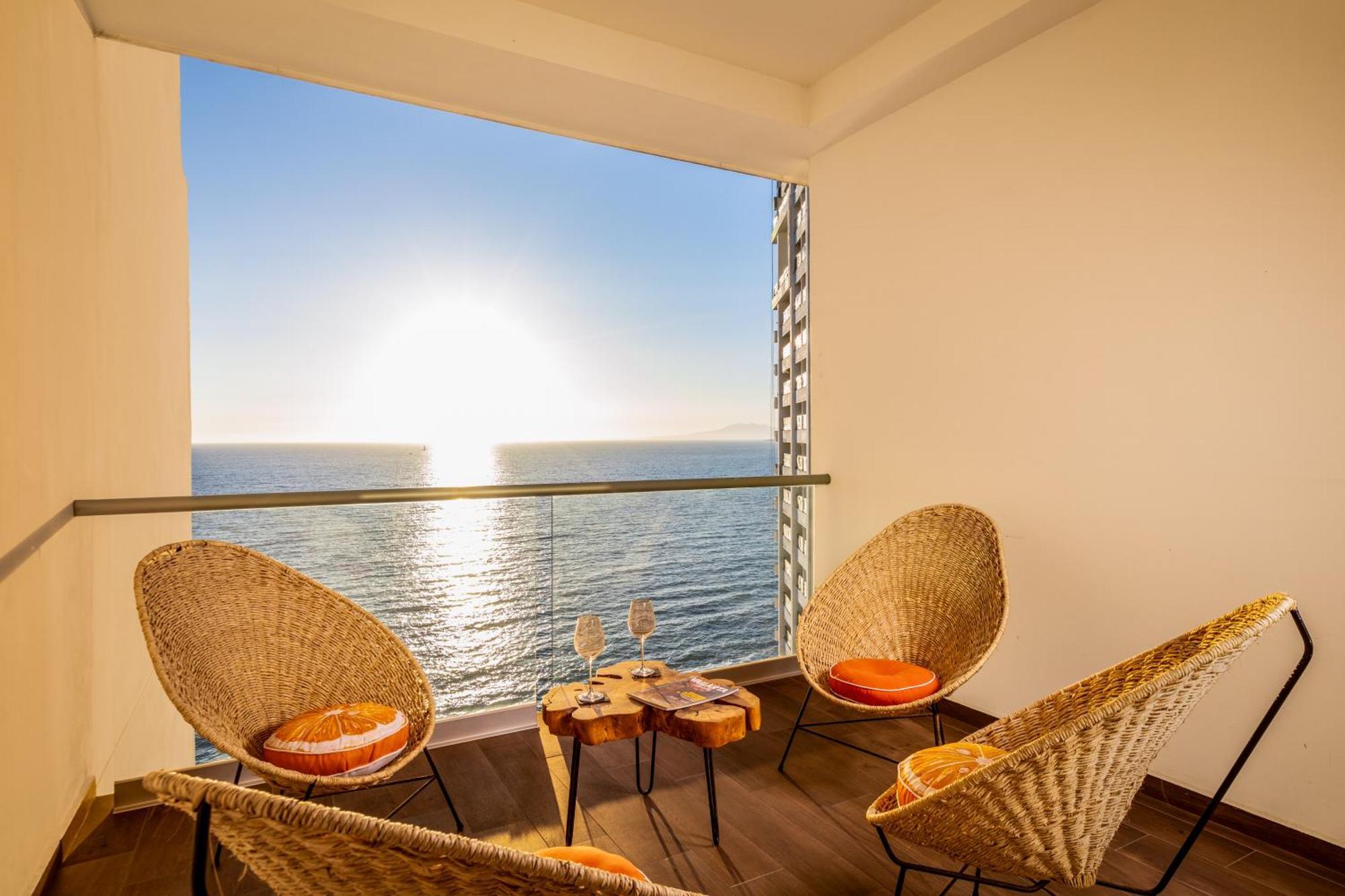 Harbor 13008A Artistic Beachfront Studio By Moikkarentals Puerto Vallarta Buitenkant foto